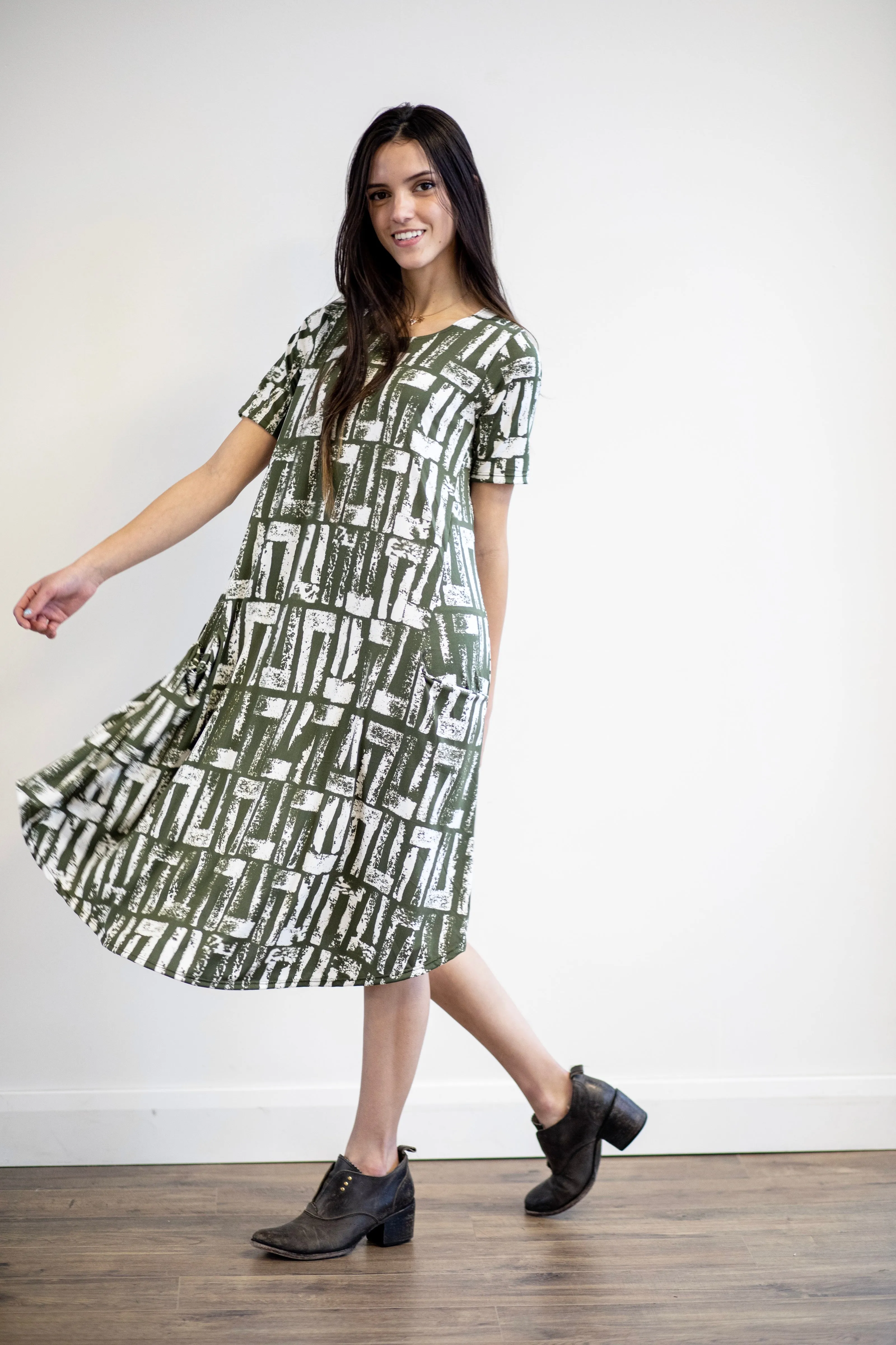 April Dress Olive & White