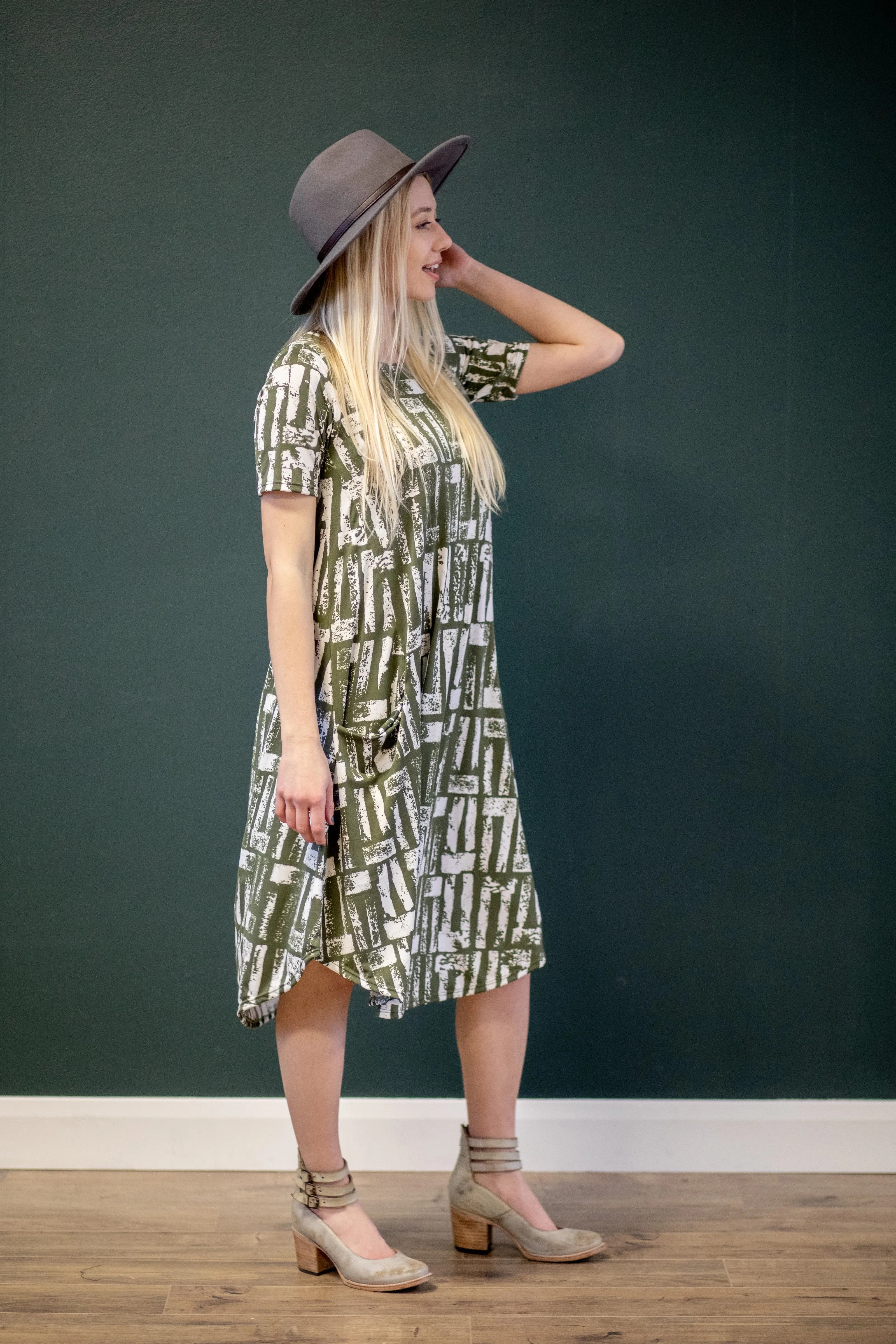 April Dress Olive & White