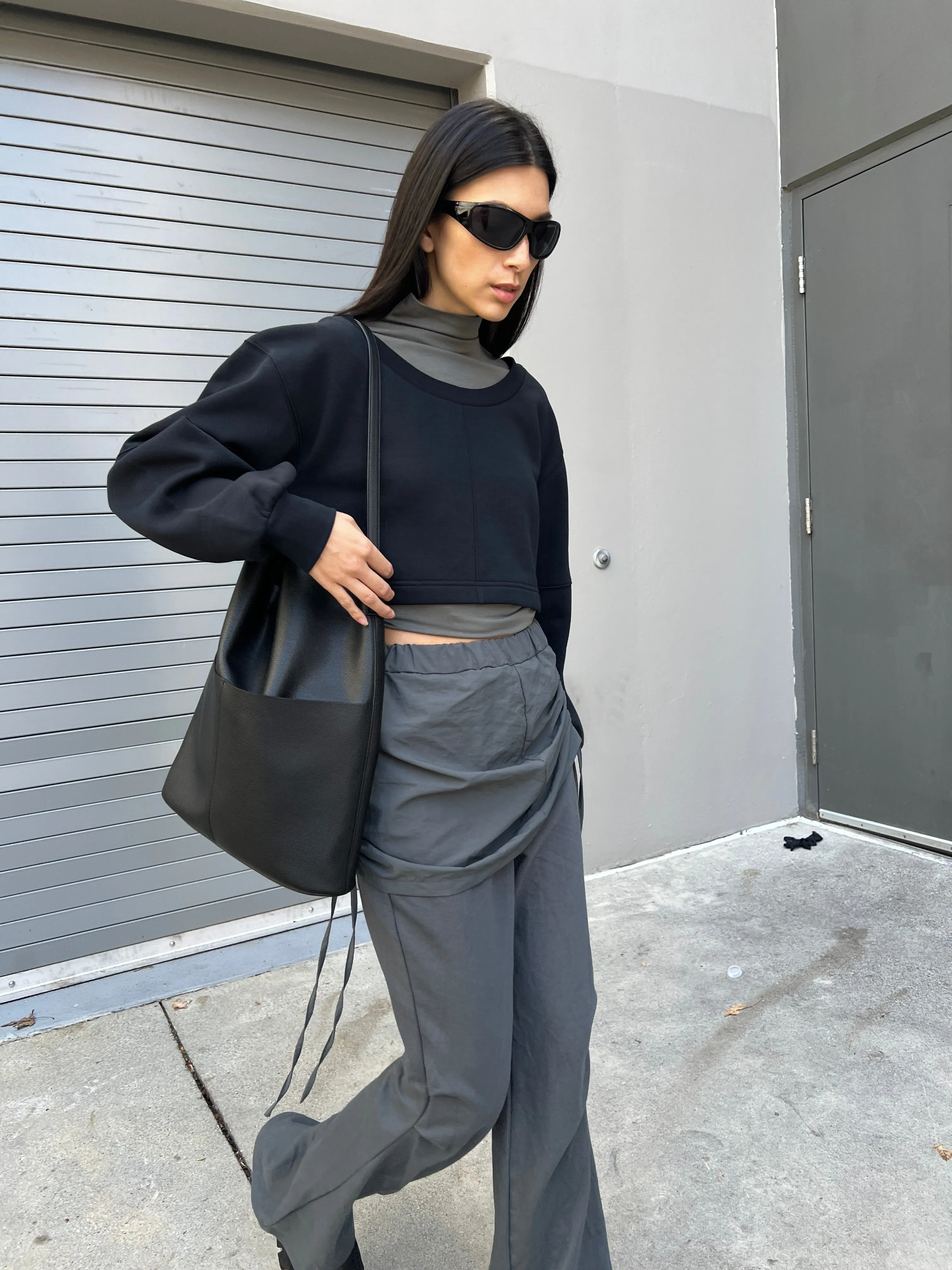 CROPPED CREWNECK SWEATSHIRT
